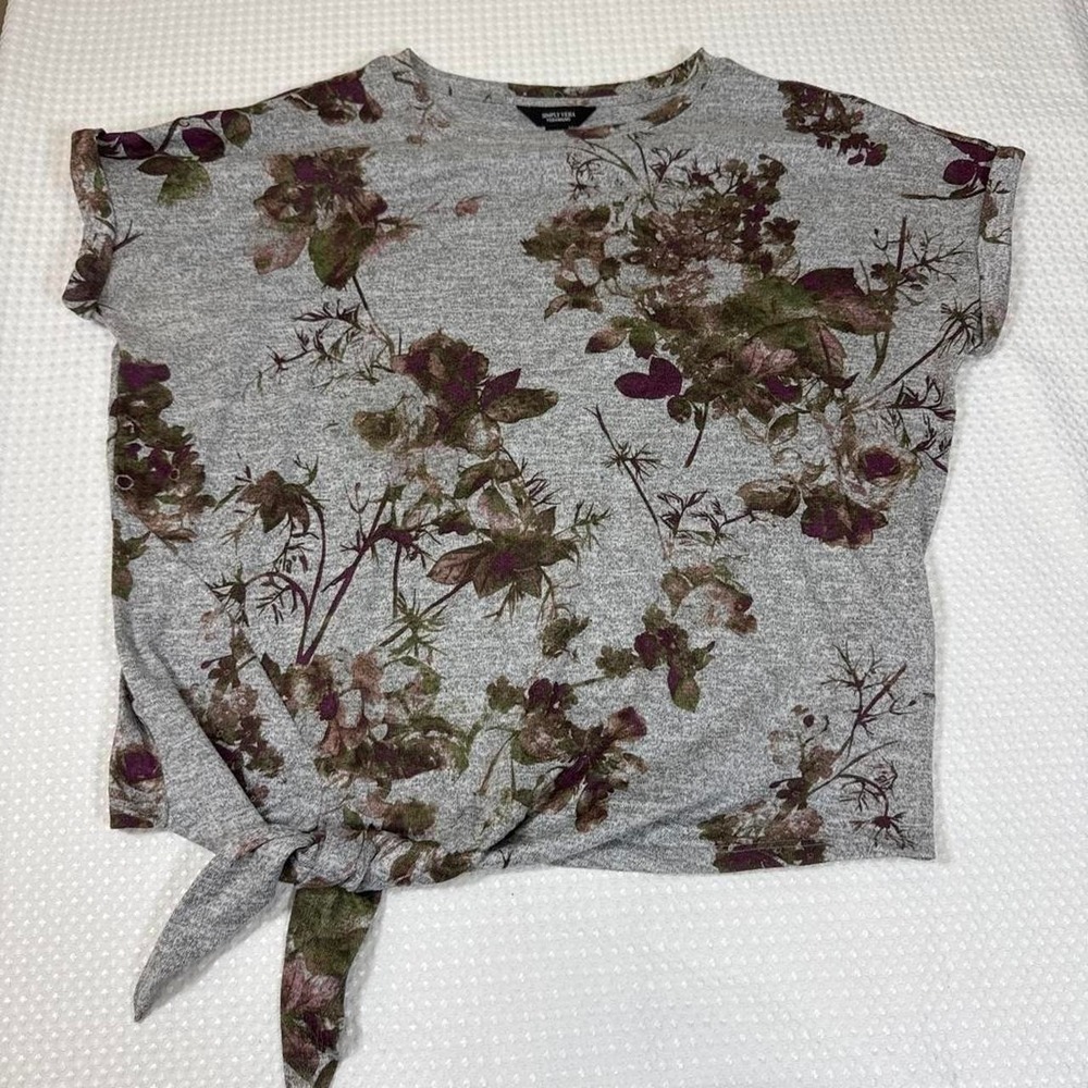 Simply Vera Vera Wang floral top features a stylish side tie with purple flowers